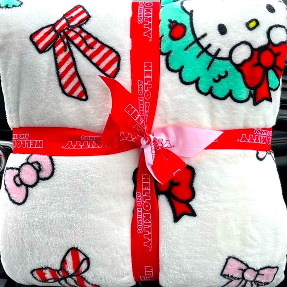 Hello Kitty Other - 🎀🎄Hello Kitty Christmas blanket